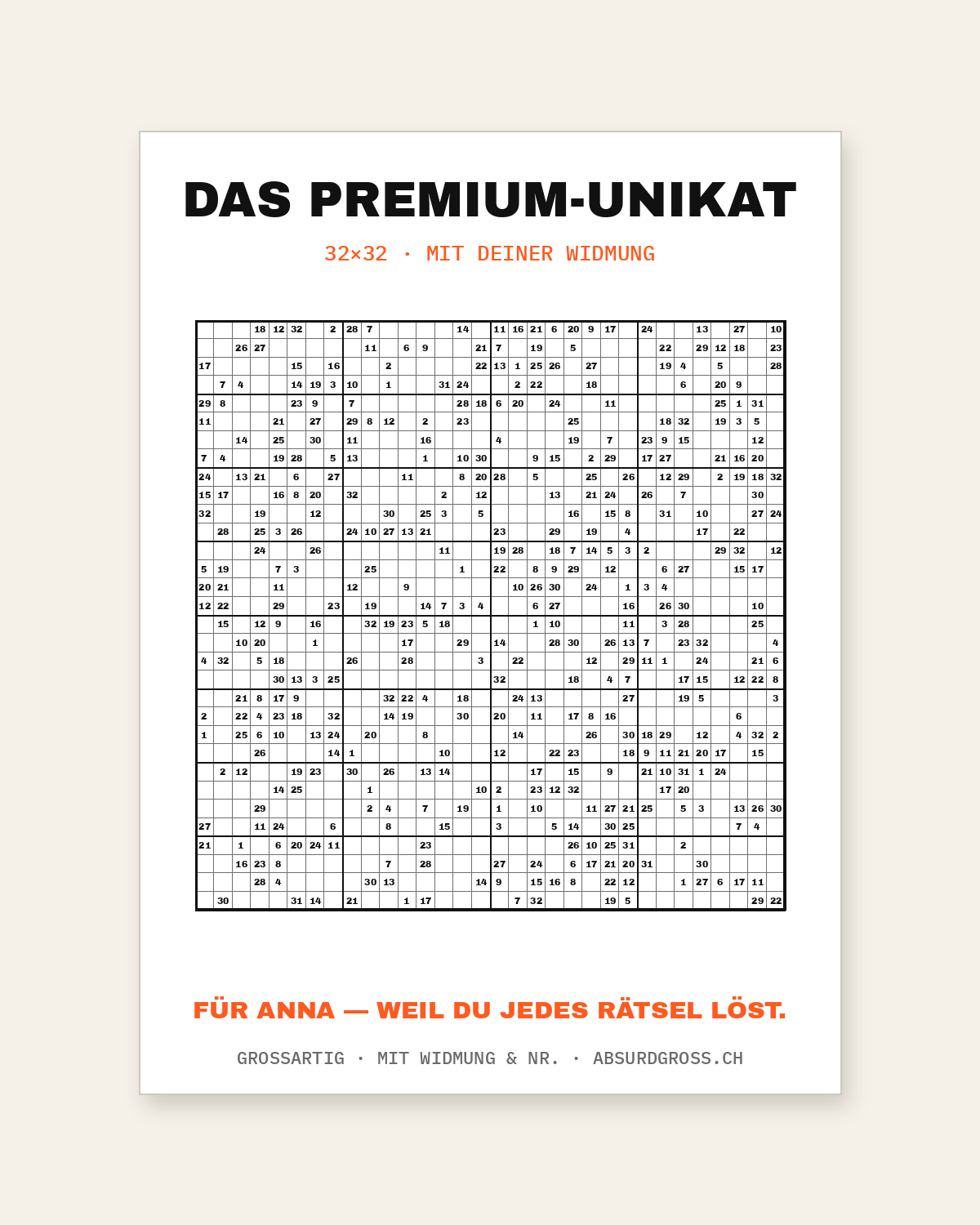 Das Premium-Unikat — 70×100 cm Rätsel-Poster an einer hellen Wohnzimmerwand